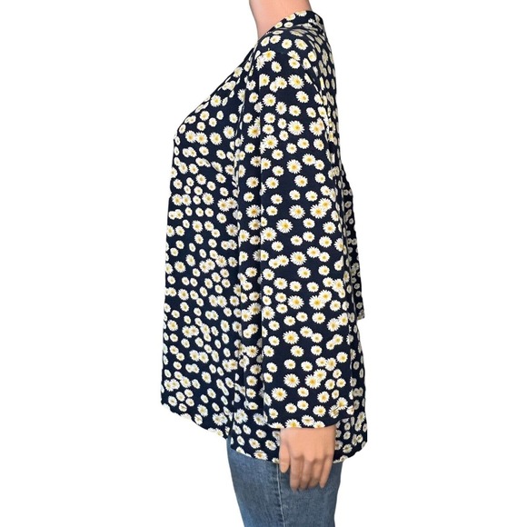 Weekend Suzanne Betro Shirt Womens XL Blue Floral Print 3/4 Sleeve V-Neck - Picture 2 of 4